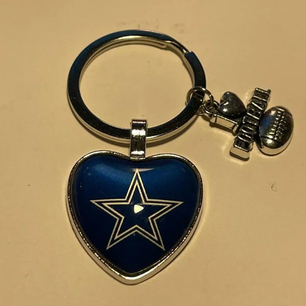 DALLAS COWBOYS NFL I Love Football HEART Keychain NEW!!